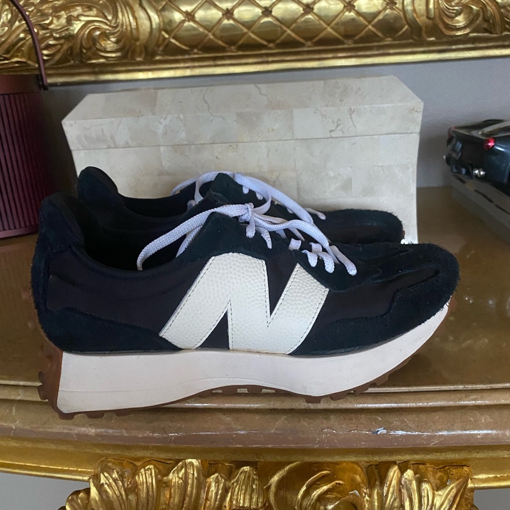 New Balance Women's Black and White Sneakers with Gum Sole - Picture 4 of 7